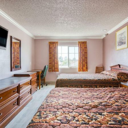 Hotel Corona Ca - Hwy 91 Eksteriør billede