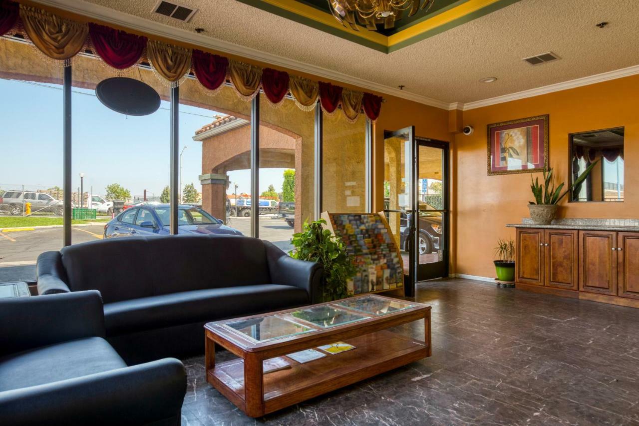 Hotel Corona Ca - Hwy 91 Eksteriør billede