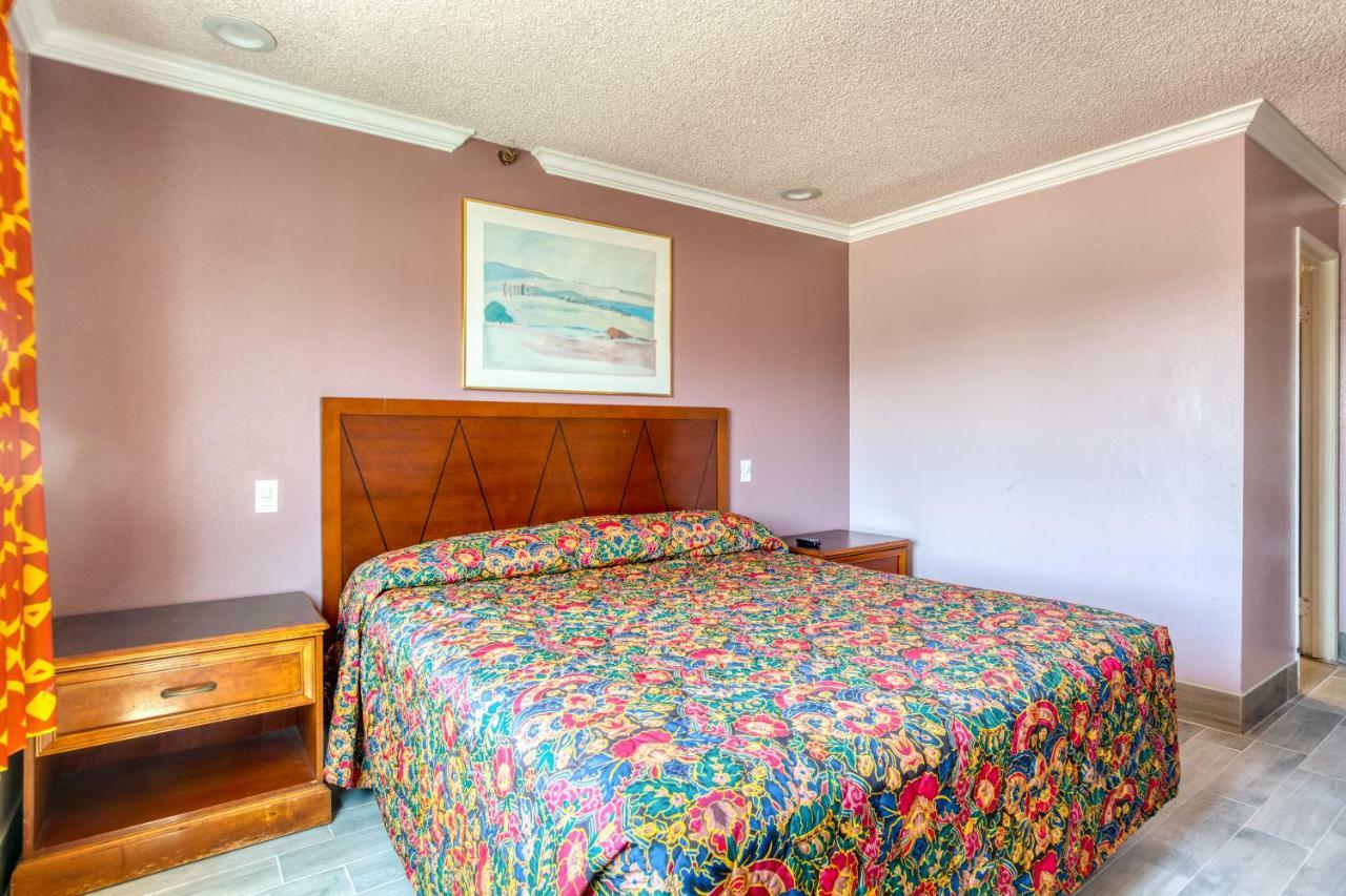 Hotel Corona Ca - Hwy 91 Eksteriør billede