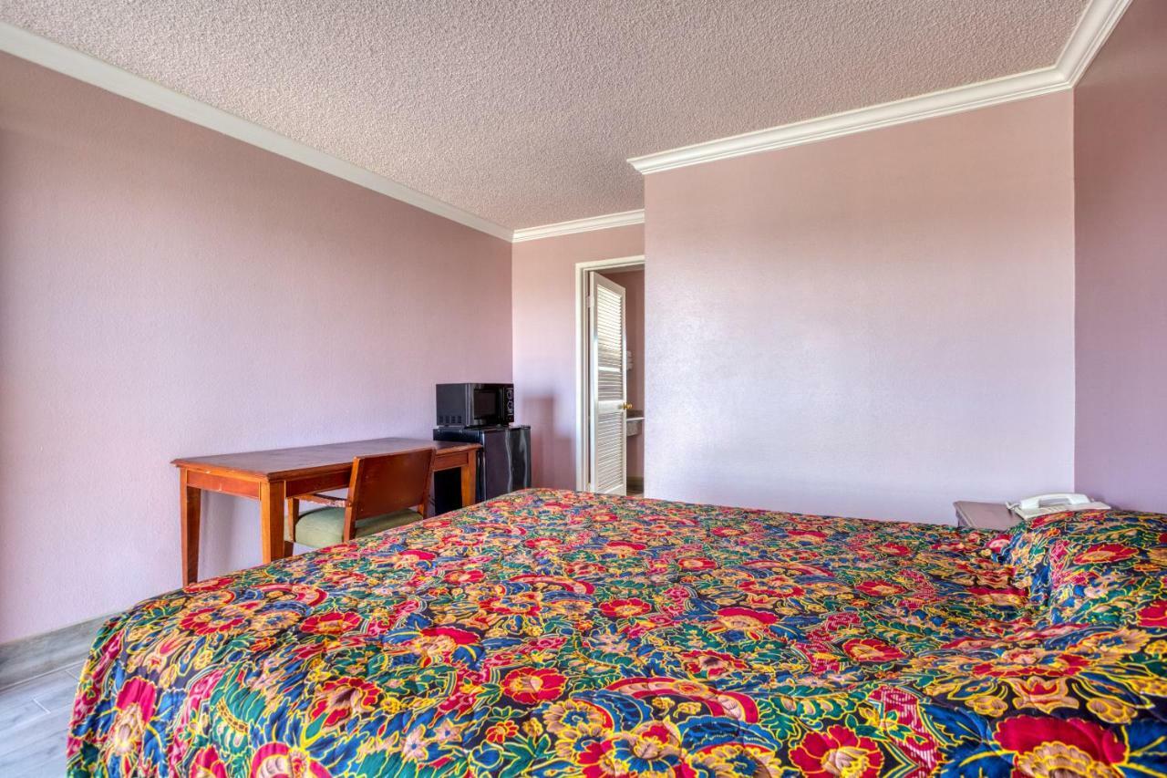 Hotel Corona Ca - Hwy 91 Eksteriør billede