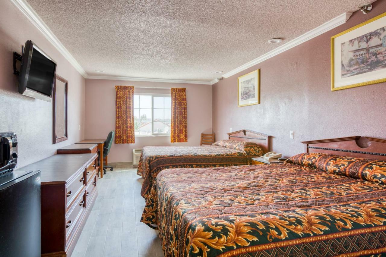 Hotel Corona Ca - Hwy 91 Eksteriør billede